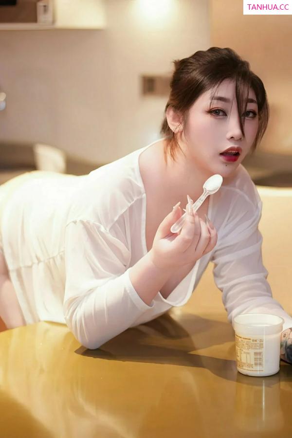 柠檬c_lemon 妲己_Toxic [XiuRen]高清写真图 2025.09.19 No.10787 妲己_Toxic 白色情趣第12张图片